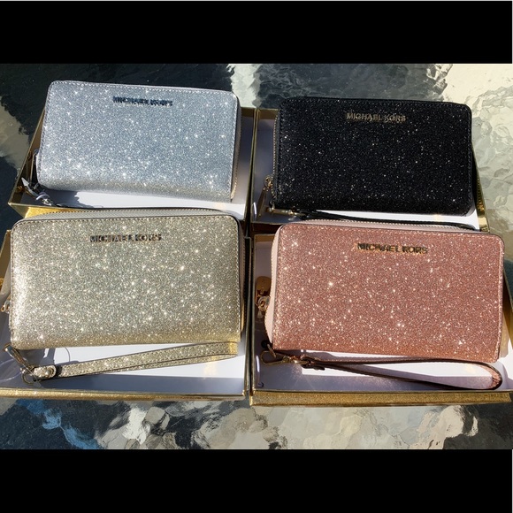 SALE🎁💕 Michael Kors Phone wristlet - Picture 6 of 7